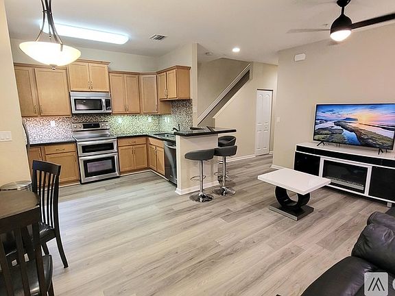 4th image of 702 SW 1st Ln #702
