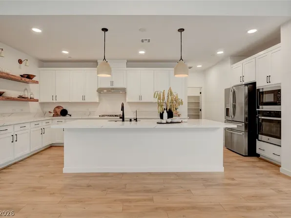 10151 Evergreen Pine St, Las Vegas, NV 89166