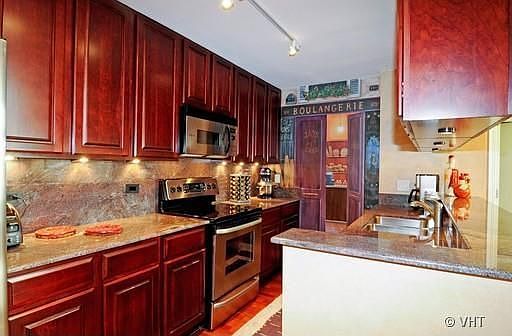3rd image of 1322 S Prairie Ave Unit G193
