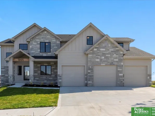 11043 S 220th St, Gretna, NE 68028