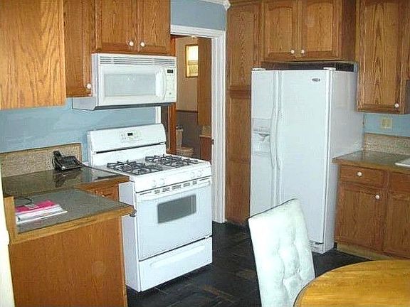 3rd image of 11047 Whitegate Ave