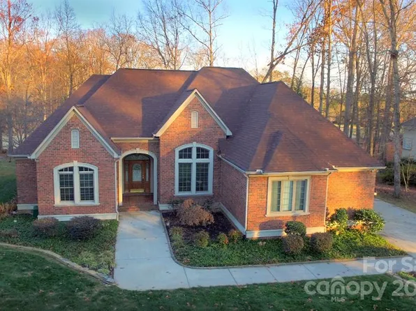 2814 Byron Dr, Salisbury, NC 28144