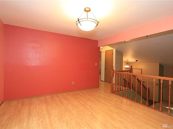 4th image of 4847 Delores Dr NE
