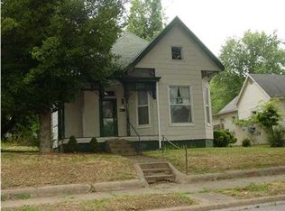 321 S 2nd St, Boonville, IN 47601