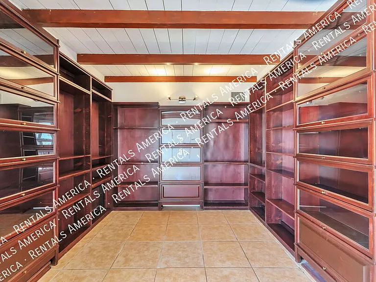 2250 E La Mirada St — Photo 5