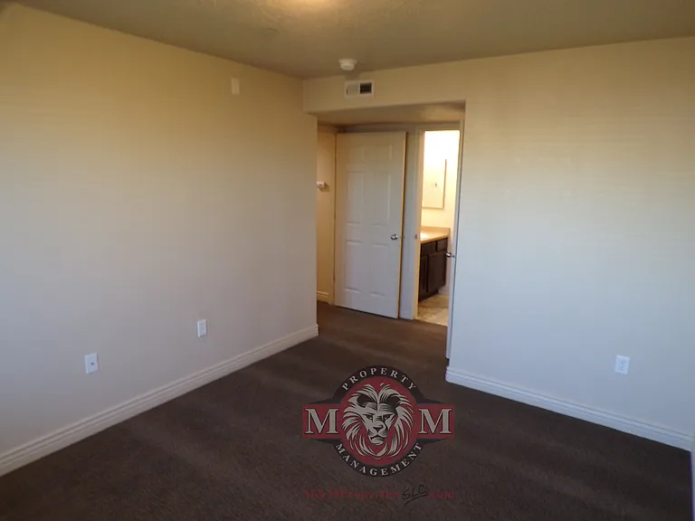 104 E Resaca Dr #E2 — Photo 18
