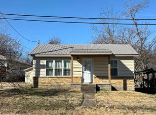 408 N Saint James St, El Dorado Springs, MO 64744