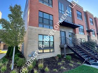 2217 Parkside Dr, Schaumburg, IL 60173