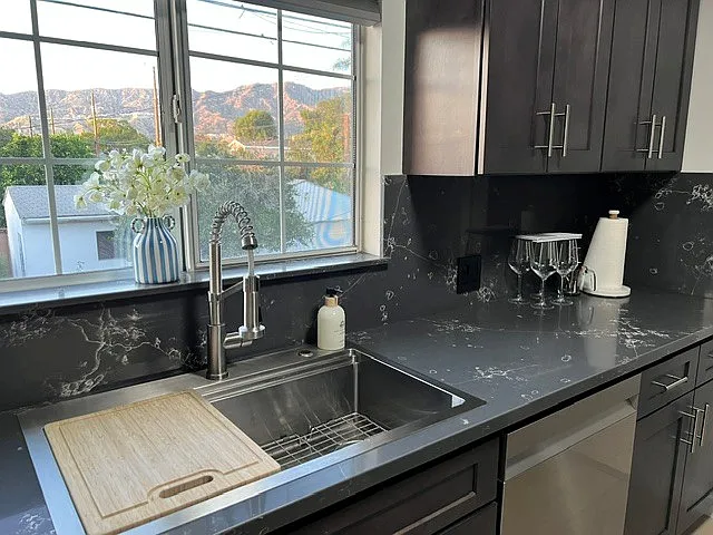 2 bed, 900 sqft, $3,250 — Photo 4