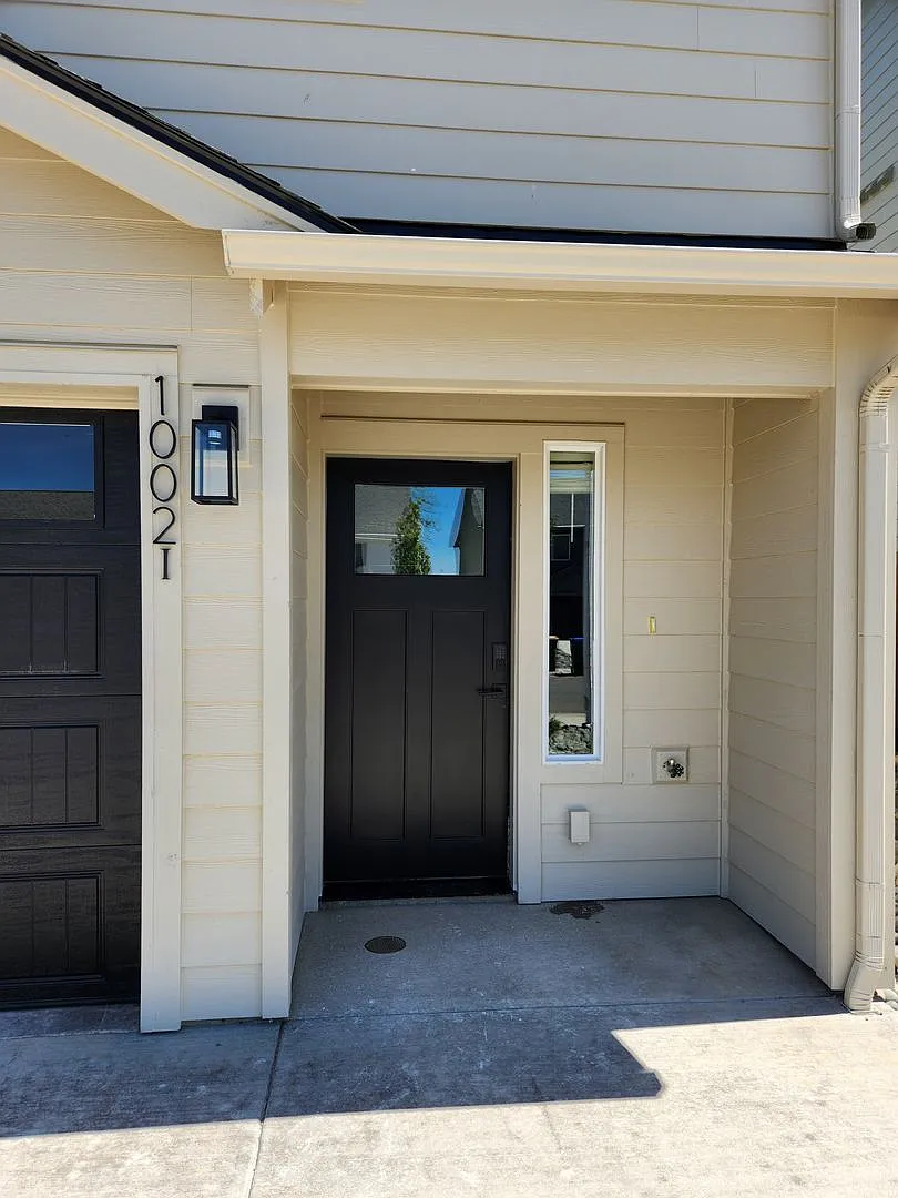2 Bedroom 2.5 Bath in Winlock — Photo 2