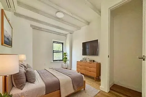 827 Putman Avenue — Photo 3
