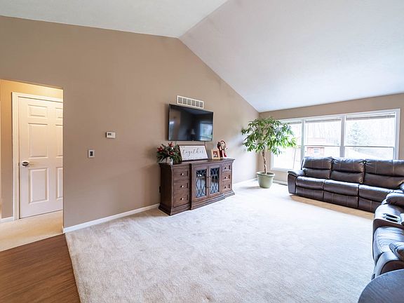 4th image of 22886 Arbor Pointe Dr