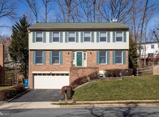 10649 John Ayres Dr, Fairfax, VA 22032