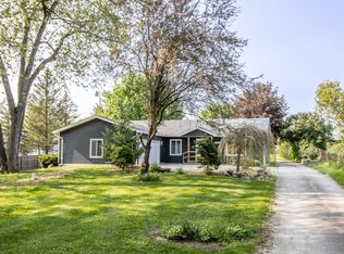 2142 Ray Rd, Fenton, MI 48430