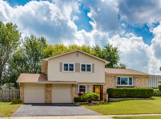 1551 Von Braun Trl, Elk Grove Village, IL 60007