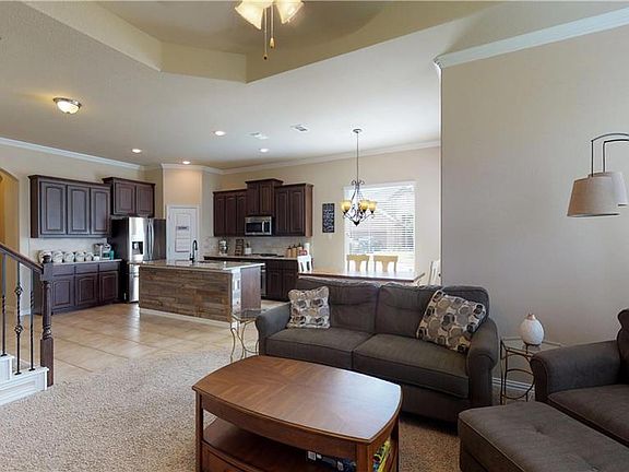 4th image of 1317 Venezia Ln