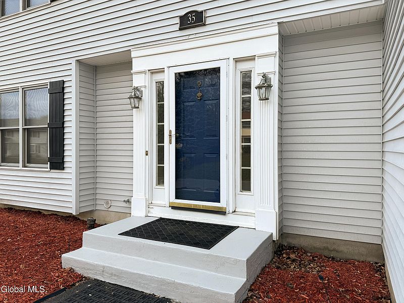 2nd image of 35 Mallard Road