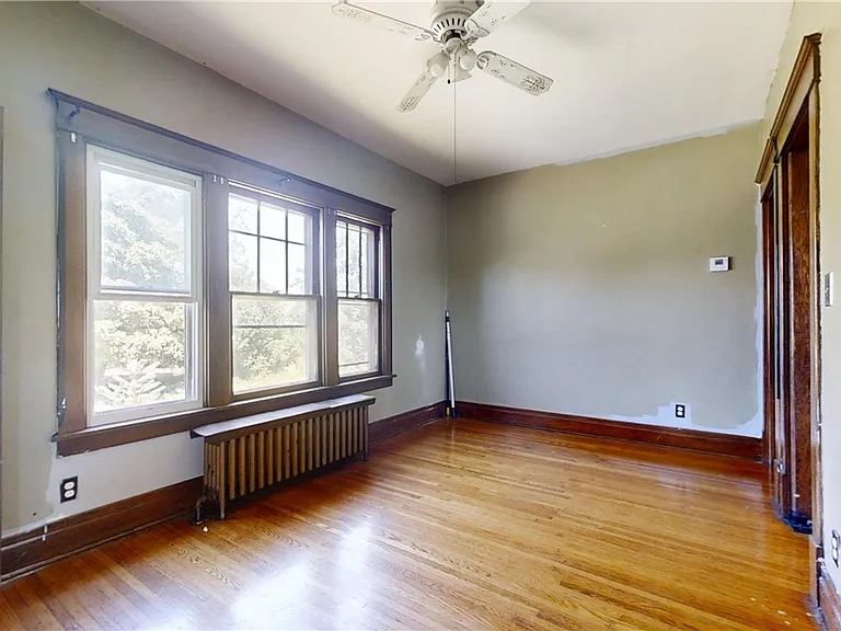 425 Johnson St — Photo 4