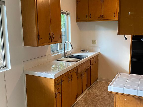 5th image of 134 Hurlbut St APT 5