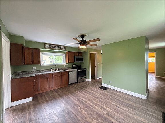 3rd image of 33 Hubbard Rd