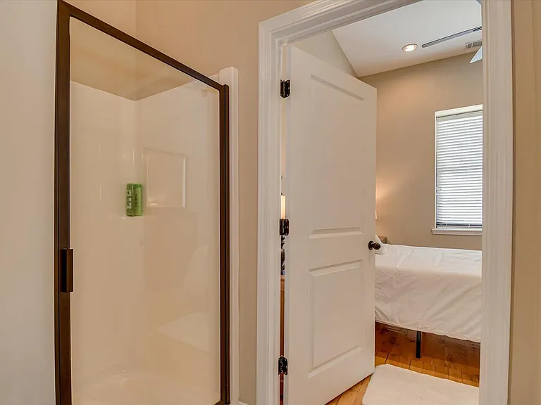 936 Broad St #304 — Photo 11
