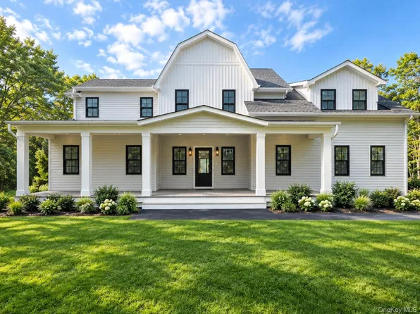 18 Dayton Avenue, Manorville, NY 11949