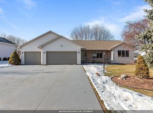 W5609 Jochmann Dr, Appleton, WI 54915