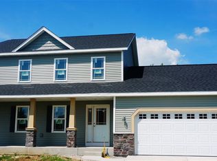 108 Villa Ct, Johnson Creek, WI 53038