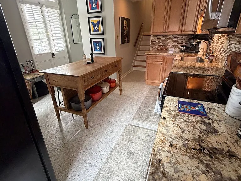 802 Spain St #3 — Photo 35
