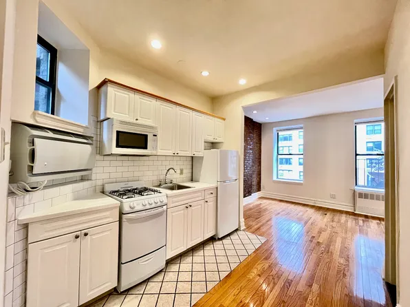 328 E 34th St APT B2, New York, NY 10016