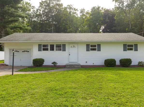 29 MILANO Drive, Poughkeepsie, NY 12603