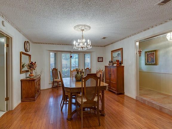 5th image of 2524 Lakeview Dr