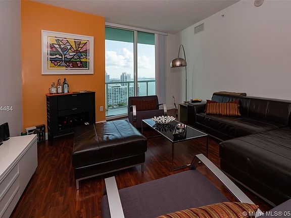 3rd image of 1900 N Bayshore Dr APT 1904