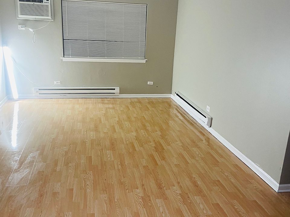 1st image of 1902 N Green Ln N APT 2A