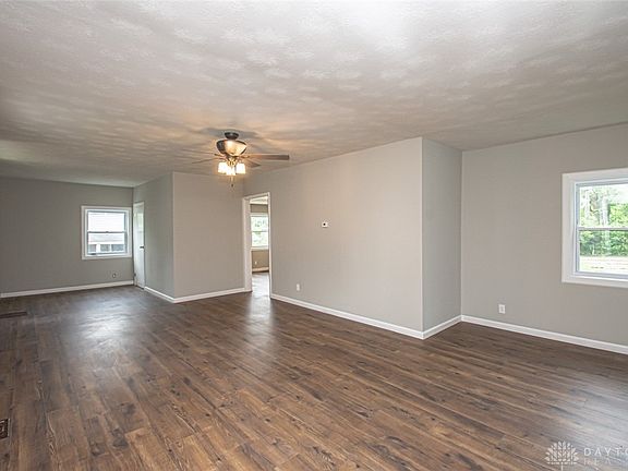 5th image of 232 Hanna Ave