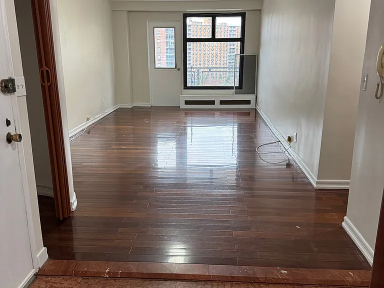 61-45 98th St #10L — Photo 3
