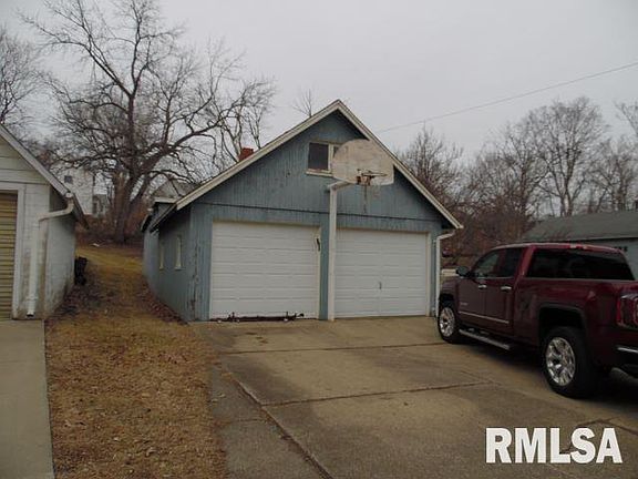 2nd image of 355 W Walnut St