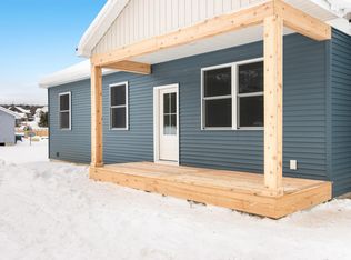 8528 S Olivia Dr, Maple City, MI 49664
