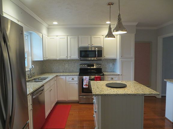 4th image of 49 Keeneland Dr