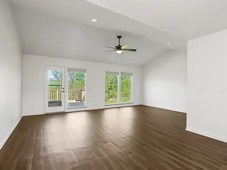 5131 Woodland Dr — Photo 10