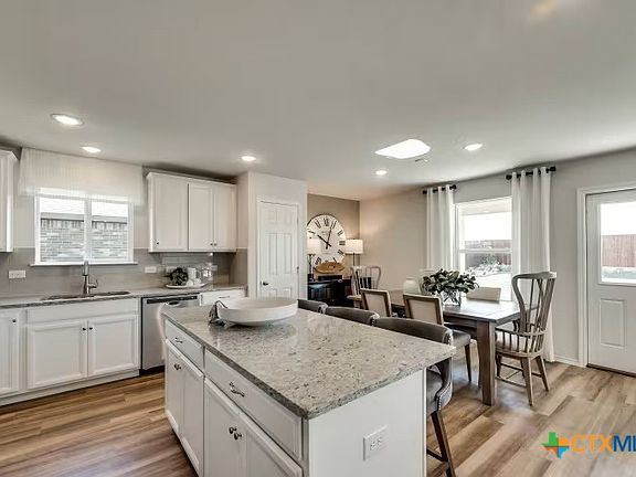 5th image of 1537 Sky Vista Dr