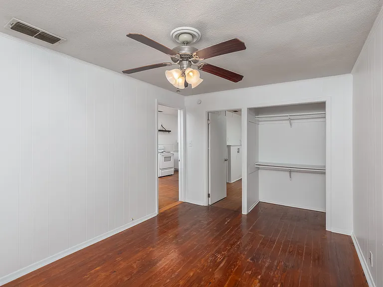 408 Bryan St — Photo 19