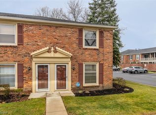 5816 Spotswood Dr, Lyndhurst, OH 44124