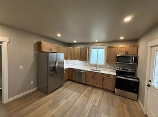 6208 Dark Hollow Rd #B, Medford, OR 97501