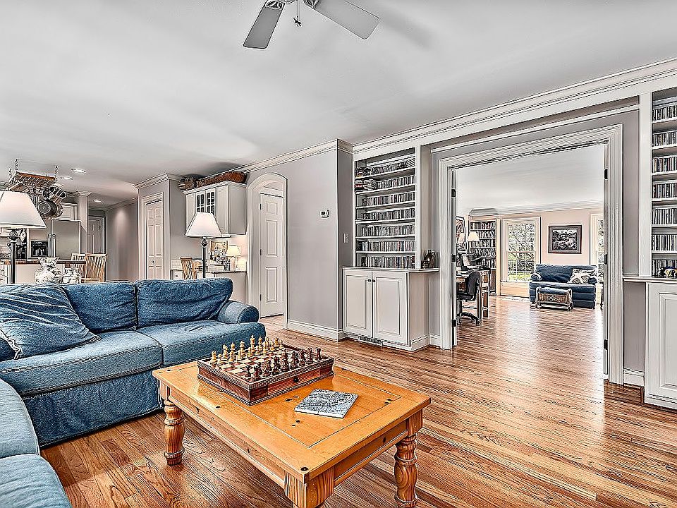 2nd image of 329 Red Fox Cir