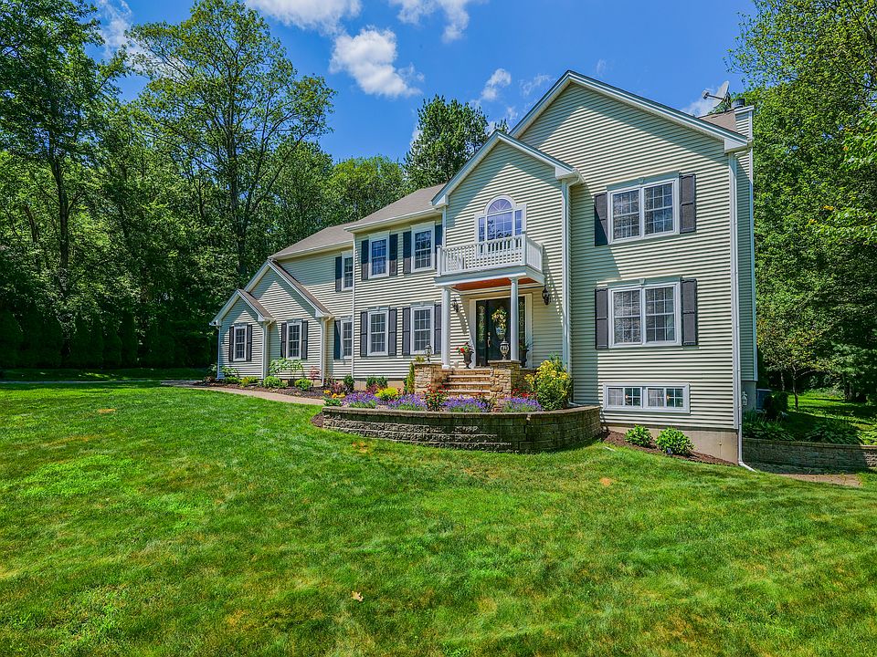66 Warren Glen, Burlington, CT 06013 | MLS #24105984 | Zillow