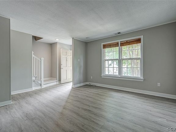 4th image of 1702 Cambridge Ct
