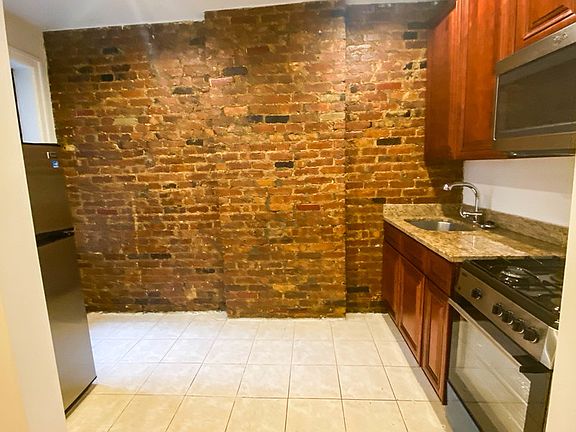 3rd image of 215 E 76th St APT 3D