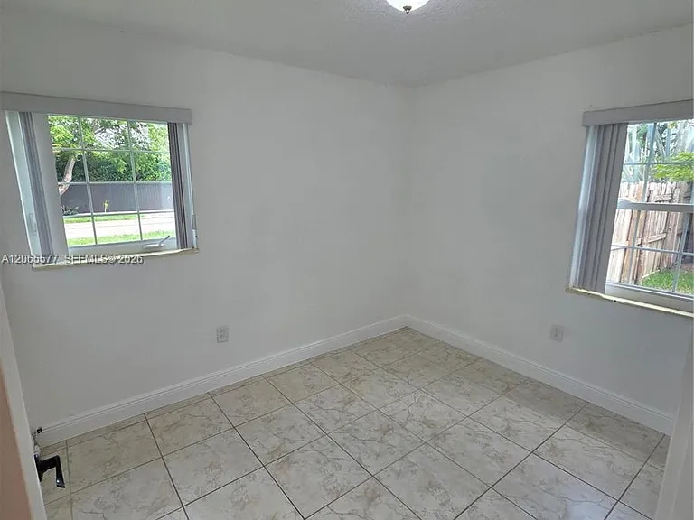 10500 SW 30th St — Photo 23
