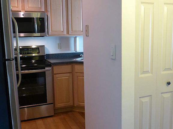 KIT: Also has large pantry